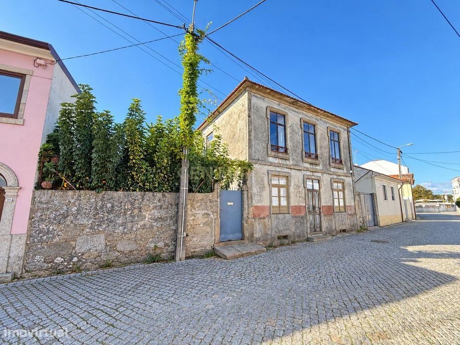Moradia para Reabilitação Total com Projeto de Arquitetura | Vila Nova