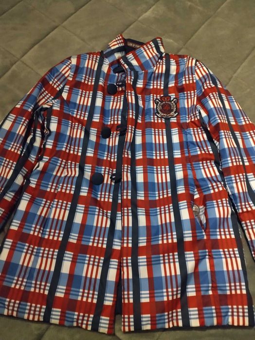 Kispo menina Lion of Porches