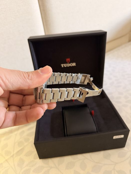 Tudor black bay burgundy - full set - 2019