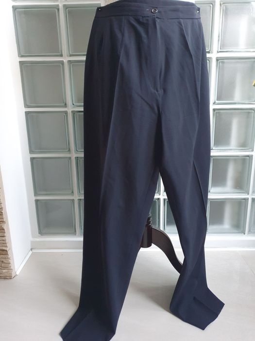 Eleganckie czarne spodnie rozmiar 42