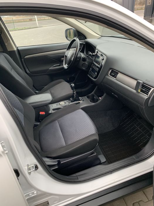 Продам Mitsubishi Outlander XL