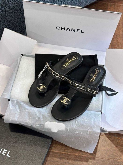 Damskie klapki Chanel