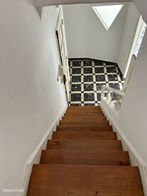 T2 Duplex em Campo de Ourique com varanda e muita luz