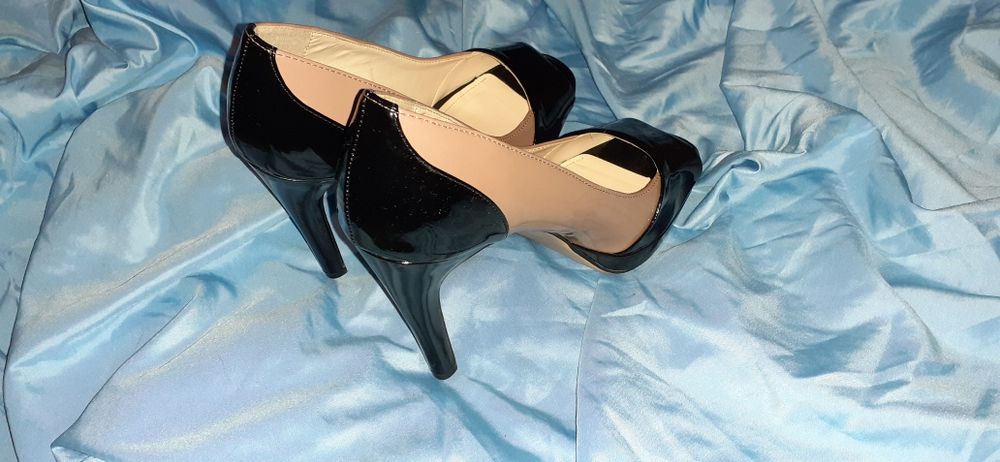 Nowe szpilki na wysokim obcasie roz.39