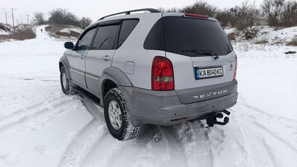 Продам SsangYong rexton на автомате 2,7 дизель