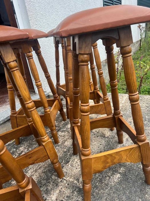 Conjunto de 6 bancos de madeira