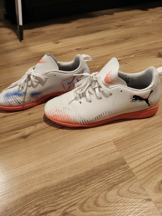 Buty piłkarskie halówki