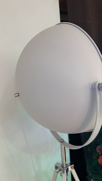 Candeeiro pe alto de sala