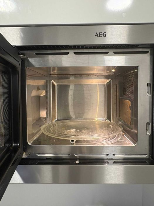 Micro-ondas AEG MBB1755DM – Encastre