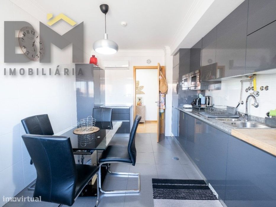 Apartamento T1 convertido em T2 com Tecnologia e Centralidade