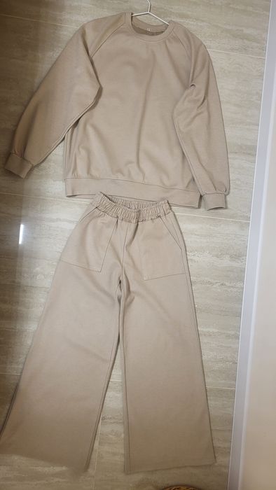 Костюм на дівчинку