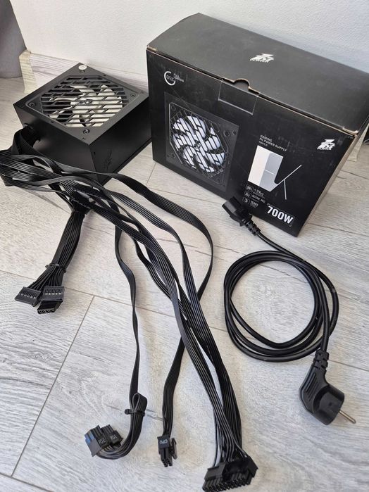 блок живлення 700W 1stPlayer (4+4 CPU 2x8 GPU) на пломбі. Trade-IN