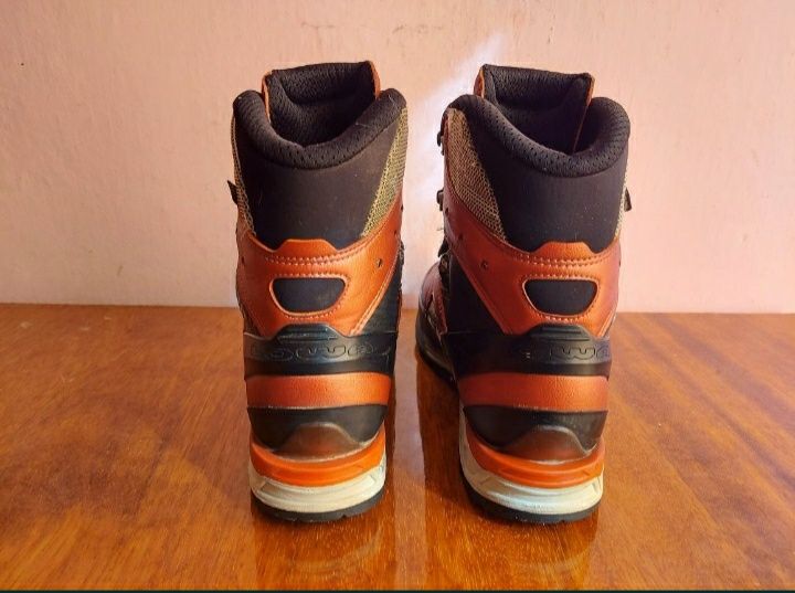 ботінки гірські фірми lowa на gore tex vibram ориг