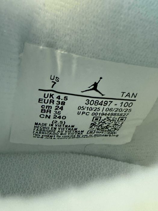 Air Jordan 4 R etro „Białe” – EU 38