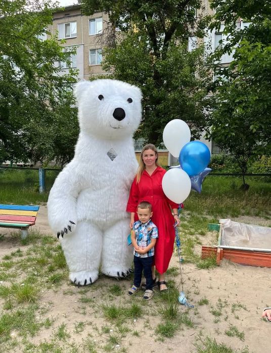 Белый медведь аниматор/ білий ведмідь аніматор. Музикальне привітання