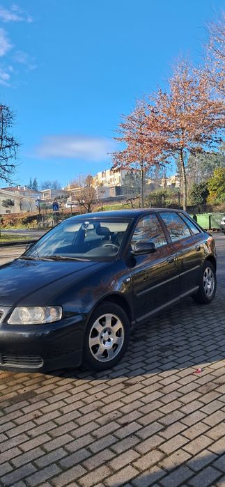 Audi A3 1.6 gasolina em muito bom estado