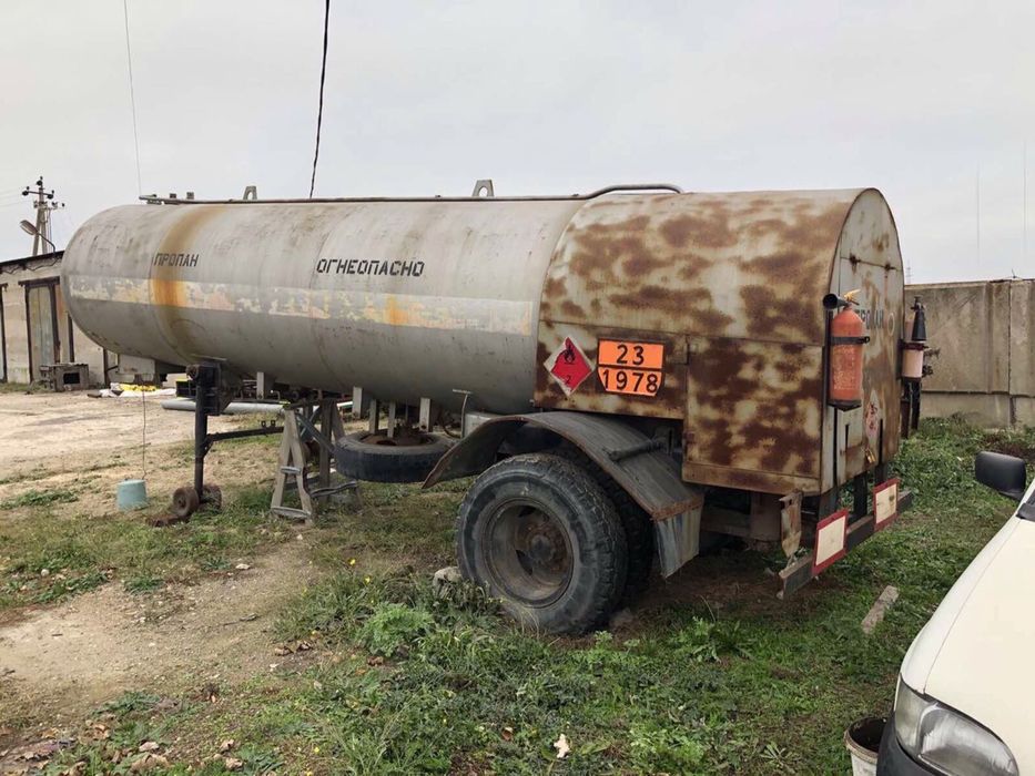 Газовоз,ємність газова,бочка пропан бутан.