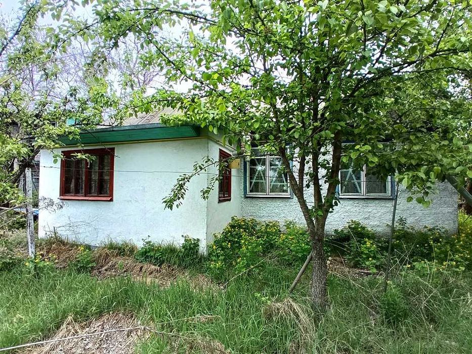 Продам жилий будинок з хозпобудовами та окремою банею в с.Ніжиловичі