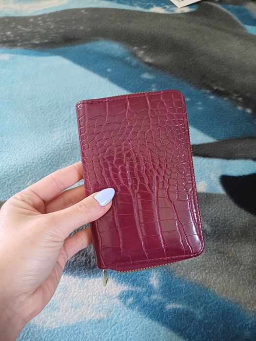 Bordowy potfel damski