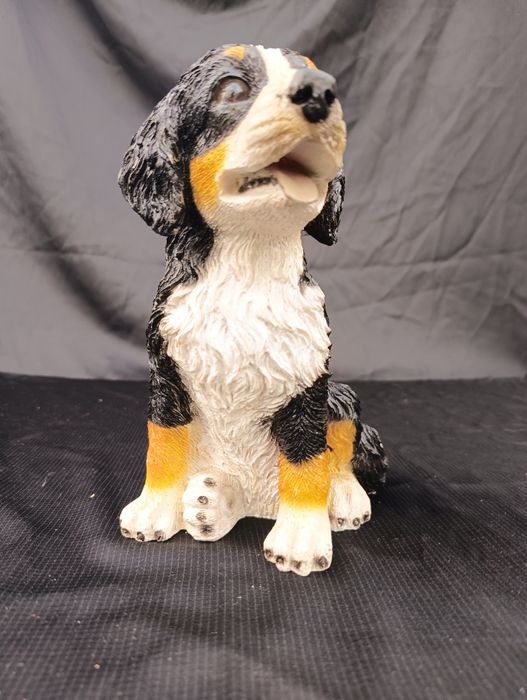 Plastikowa figurka psa pies