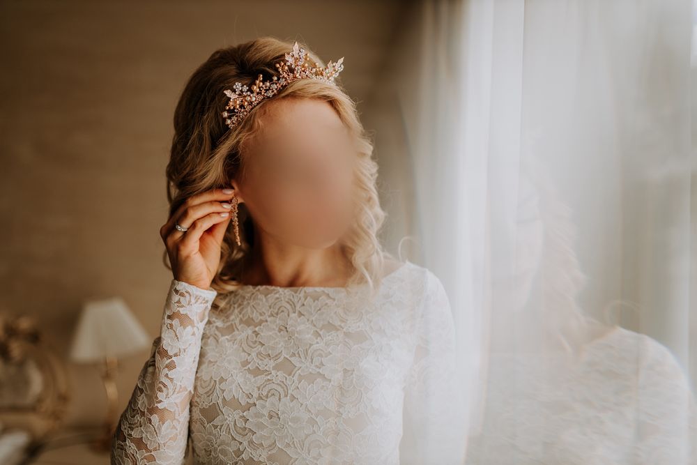 Elegancka opaska - tiara do włosów Novia Blanca
