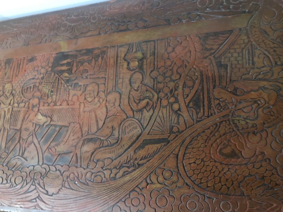 Bau ou mala em madeira macica antigo