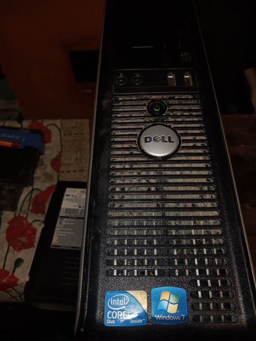 Komputer Dell Optiplex 780 z kablem
