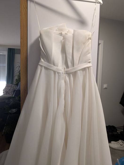 Delikatna suknia ślubna