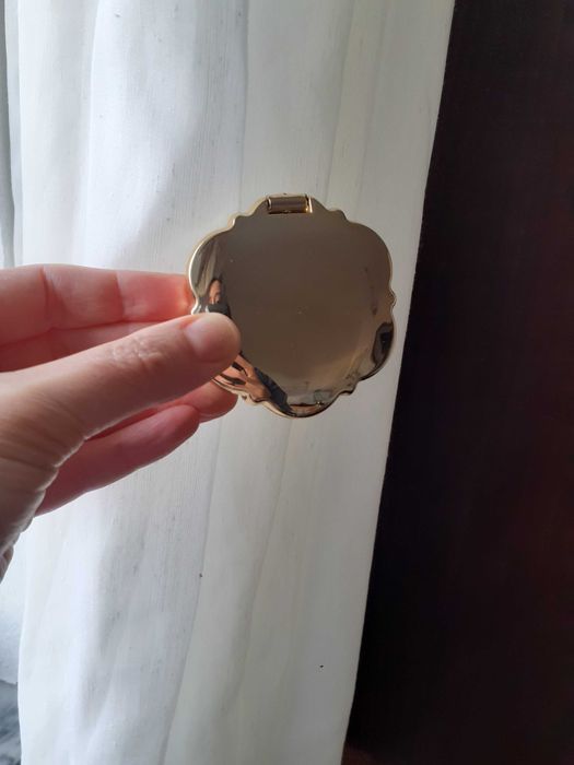 Espelho em forma de flor