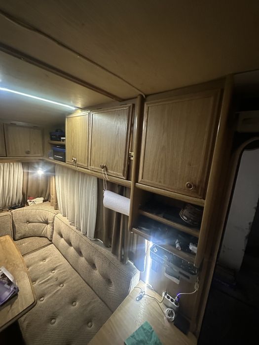 Кемпер кемпінг будинок на колесах автодім