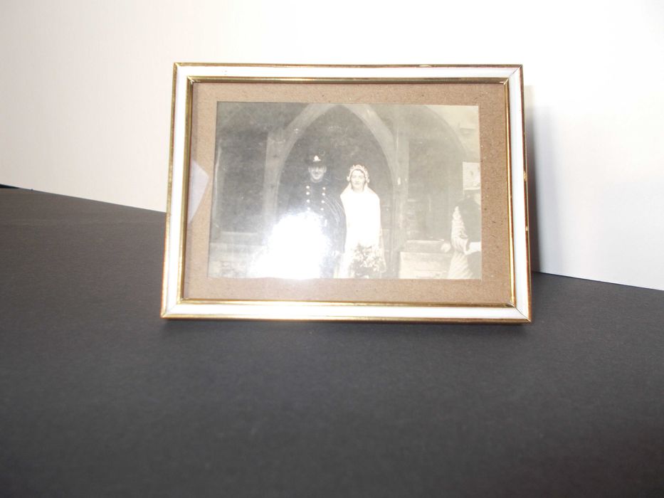 Zabytkowa ramka mosiężna mini z wypukłą szybką