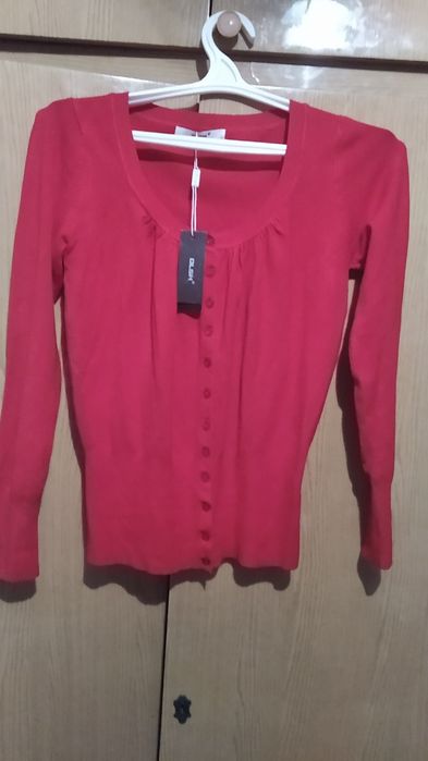 Светрик на гудзиках