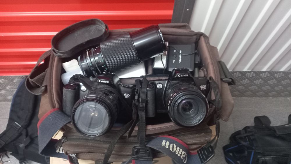 Conjunto 2 Maquinas Canon EOS 500 com acessórios