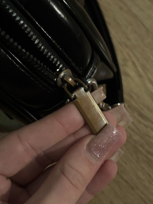 Лакова сумочка y2k