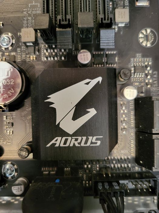 Kit AMD Ryzen 5700G + B550M + 32GB RAM
