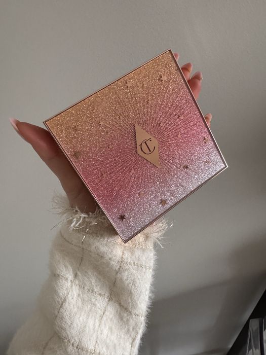 Limitowana edycja paletka charlotte tilbury the beautyverse