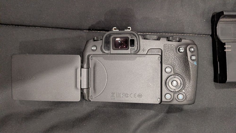 Camera Mirrorless Canon RP