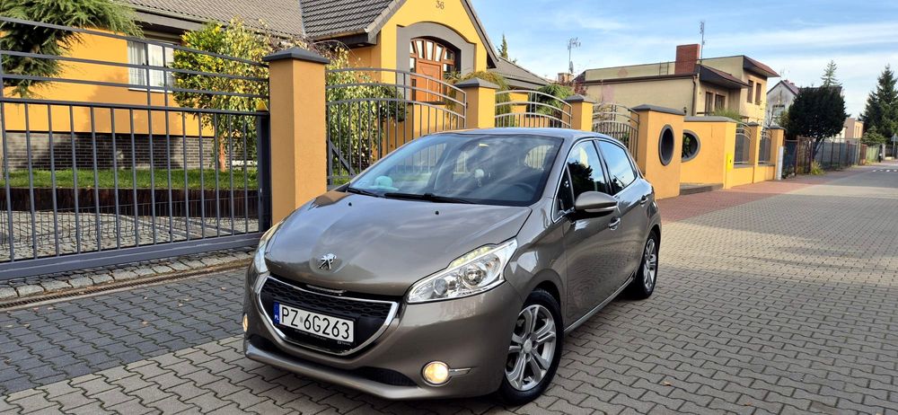 Peugeot 208