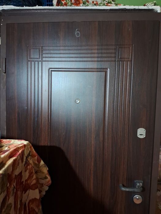 Двері вхідні б/в