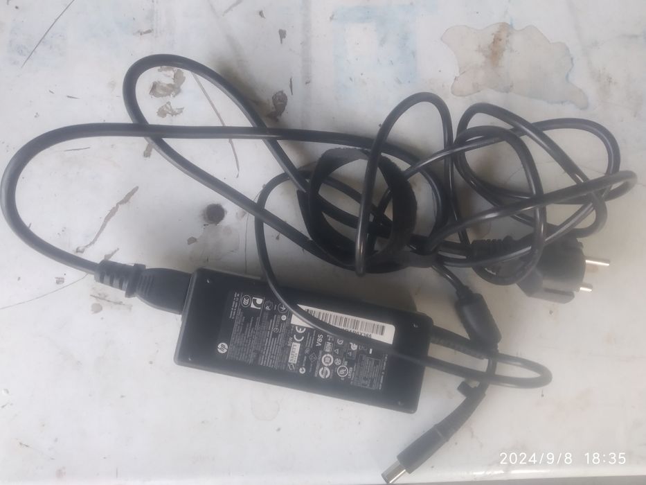 Зарядка/блок питания/ноутбук/HP/Dell