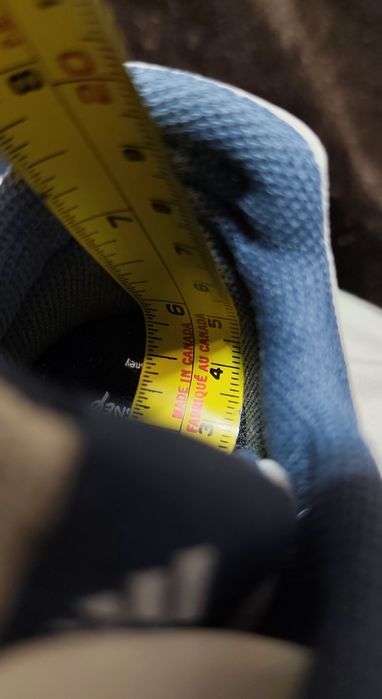 Нові кросівки. Adidas. Disney. Оригінал.