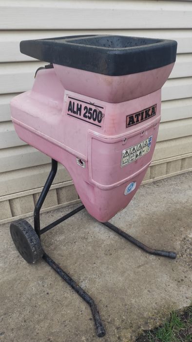 Дробілка гілок . Измельчитель веток.Шредер.