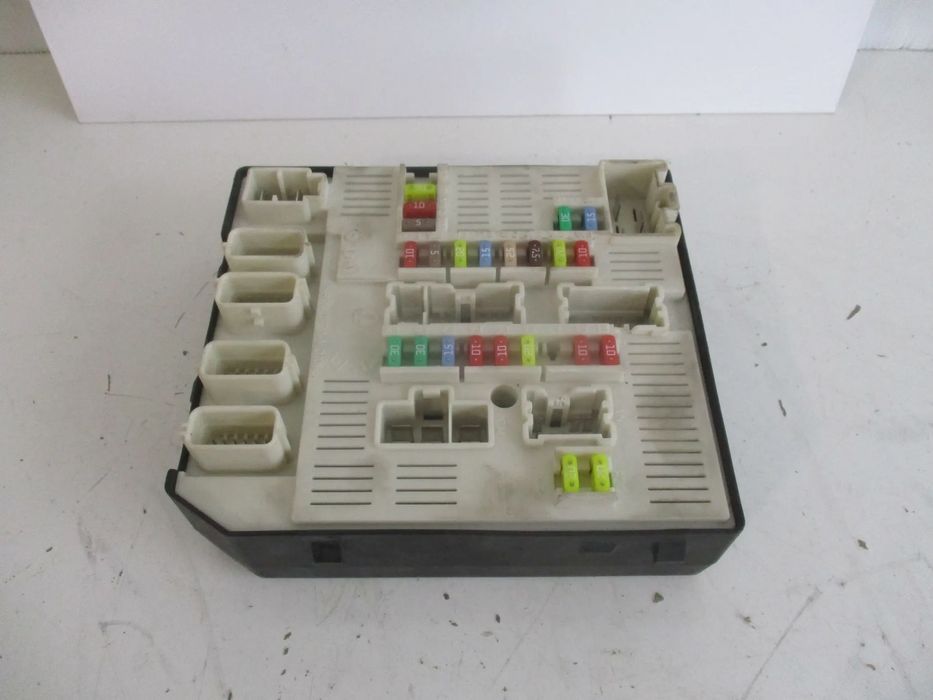Modulo caixa de fusiveis Renault Megane III 2011