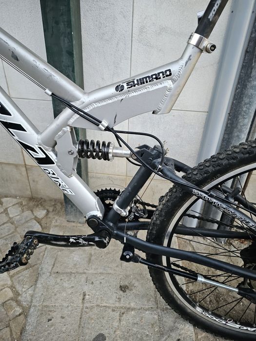 Bicicleta BTT Sirla Dupla suspensão