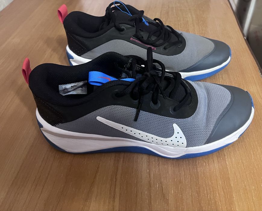 Взуття спортивне