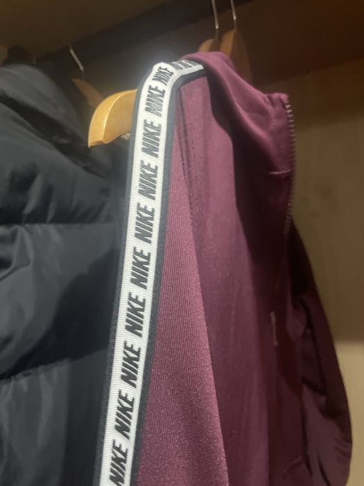 Vendo casaco da nike as riscas bordo