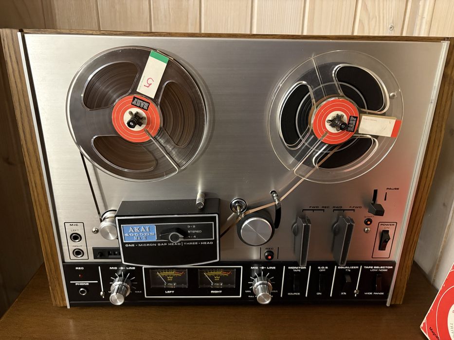 Магнітофон AKAI 4000 DS Mk-II в колекційному стані з десятком бобін