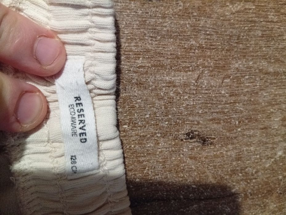 Dresy dla dziewczynki 128 kremowe