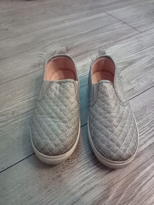 Trampki srebrne roz 32