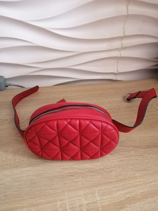 Віддам круту зручну сумку банану на поясі!